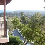 Manolia *