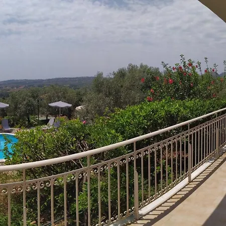 Manolia Trapezaki (Kefalonia)