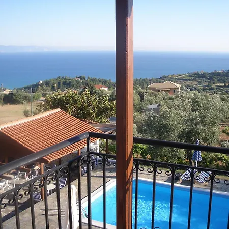 Manolia Trapezaki (Kefalonia)