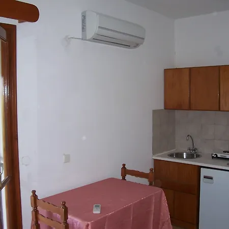 Apartment Manolia *