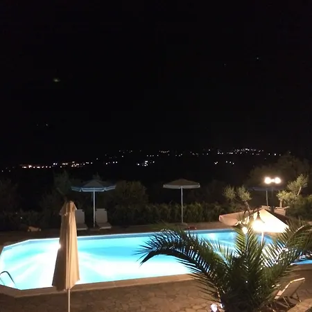 Apartment Manolia *