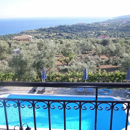 Manolia Trapezaki (Kefalonia)