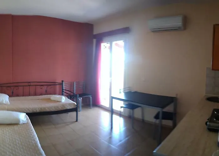 Manolia Апартаменты Трапезаки