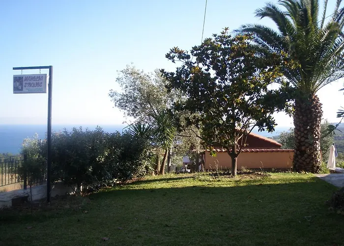 Manolia * Trapezaki (Kefalonia)